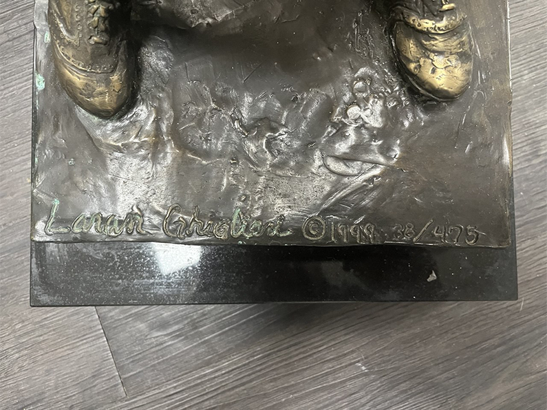 LOT 09 - Original Laran Ghiglieri BRONZE SCULPTURE OF GOLFER "EAGLE APPROACH"