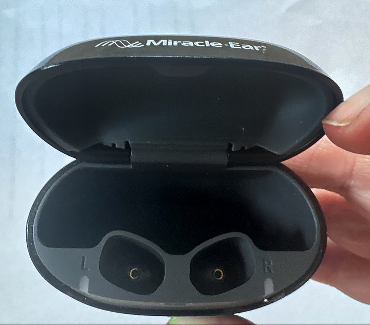 MECHARGE / Miracle‑Ear R3 Hearing Aid Battery‑Powered Charger Case - R