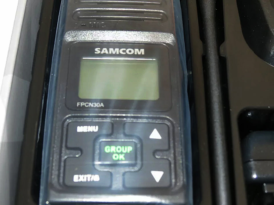 SamCom FPCN30A Long Range UHF Two-Way Handheld Radio 5 Watts 20 Channels NIB